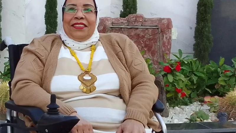 «هير نيوز» تنشر قصص ستات بـ100 ست| مدام منى تحدت الإعاقة وأكملت رسالتها للنهاية