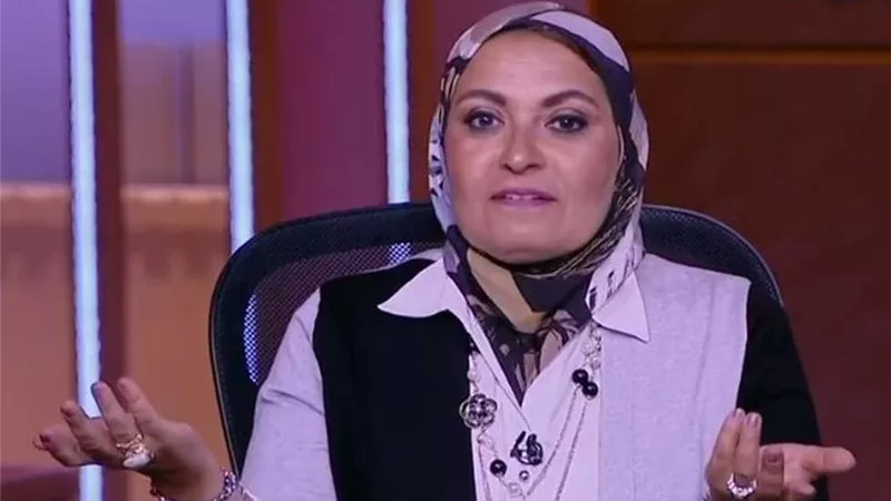 المحكمة تبرئ هبة قطب من تهمة إهانة الرجل المصري