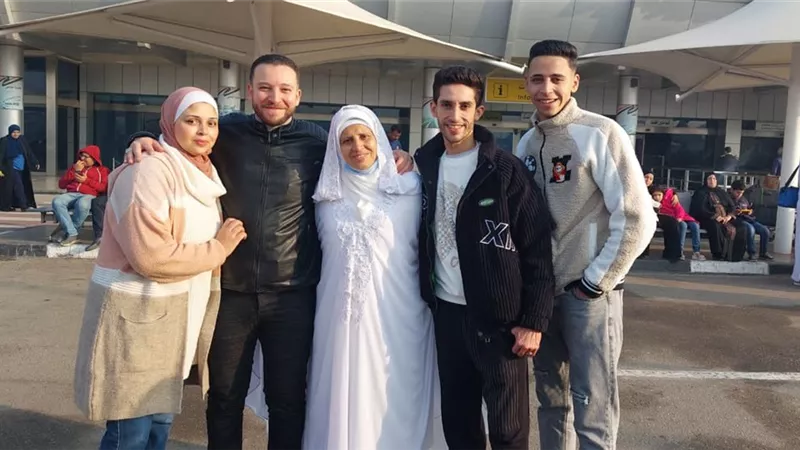 «هير نيوز» تنشر قصص ستات بـ100 ست «المرأة المعيلة».. شادية كافحت في وجه المرض والطمع من أجل أبنائها