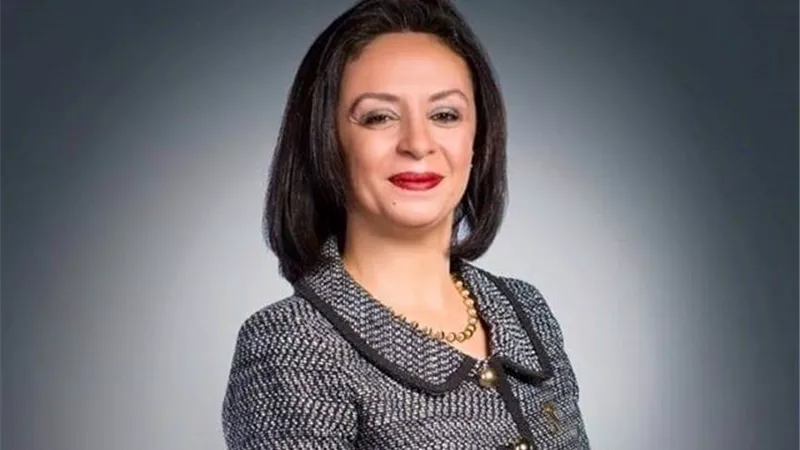مايا مرسي تعدد هدايا الرئيس في يوم المرأة المصرية وتشيد بقرار الإفراج عن الغارمات 