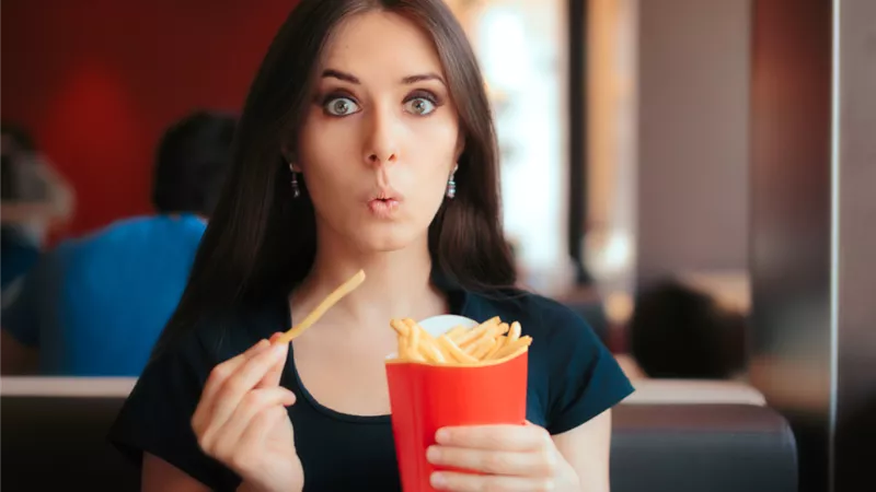 الشيكولاتة | سر خطير ينبهك إلى أمر ما في جسمك