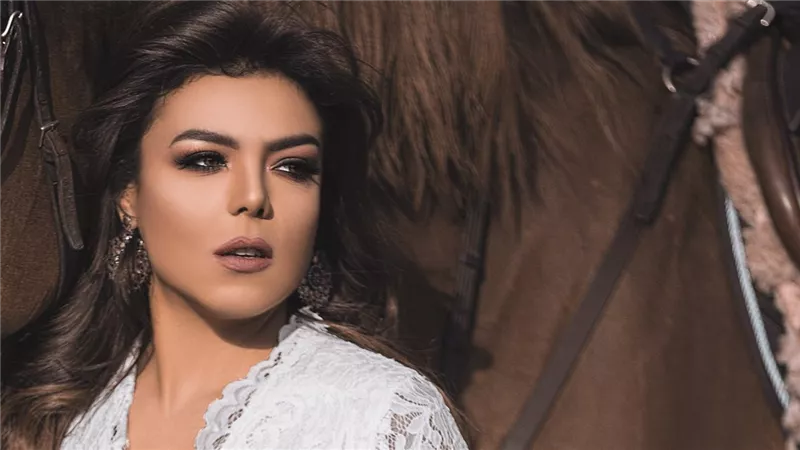ناهد السباعي: «موافقة أتجوز مسيحي وأعترف بالمثليين»