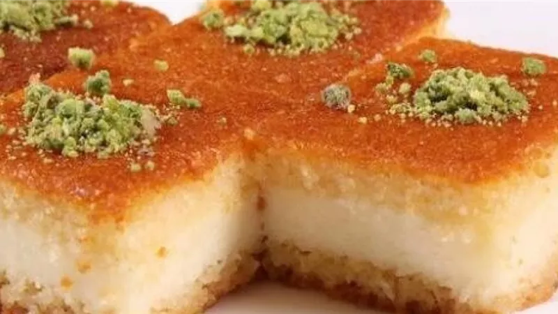 حلويات رمضان 2023| طريقة عمل «البسبوسة بالقشطة» 