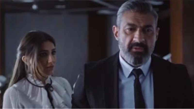 «استخبى ورا الباب» سخرية من ياسر جلال بسبب «علاقة مشروعة»