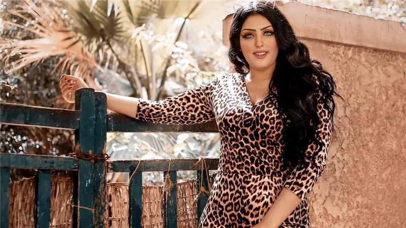 سلمى الشيمي | موديل مثيرة بدأت بـ«سيشن سقارة» وانتهت خلف القضبان