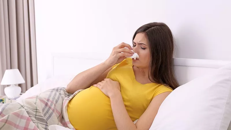 بثماني حيل بسيطة| كيف تواجهين غثيان الحمل في الشهور الأولى؟