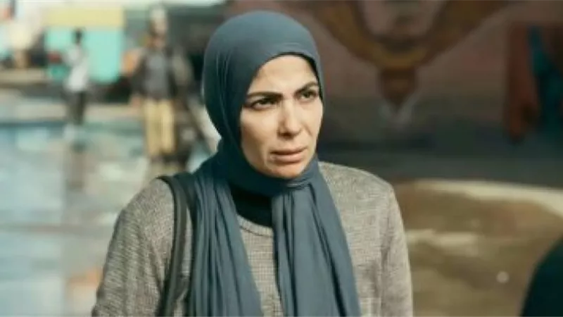 منى زكي تتخلى عن أنوثتها في الحلقة الثانية من «تحت الوصاية»