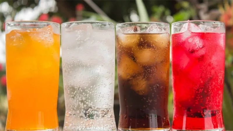 مشروبات خطيرة تضر بصحتك في رمضان.. تجنبها 