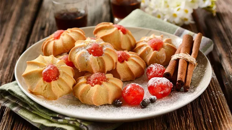 كعك العيد| طريقة عمل بيتي فور بالكريز (فيديوجراف)