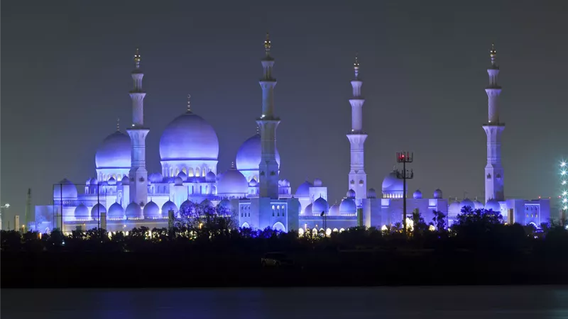 مواقيت الصلاة| موعد أذان العشاء اليوم 22 رمضان الخميس 13-4-2023