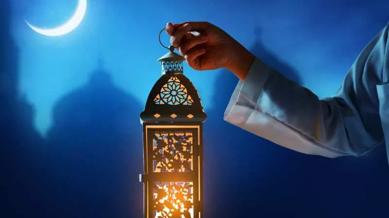 عيد الفطر 2023| صيغة تكبيرات العيد ومواقيت رفعها وحكم الصلاة على النبي فيها