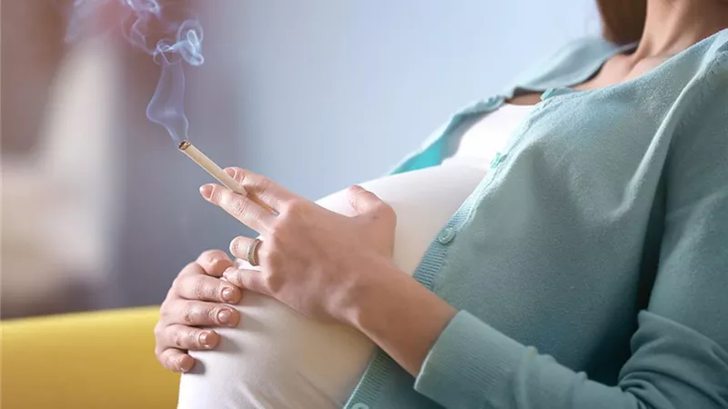 «400 جنيه إسترليني» منحة لكل امرأة حامل تقلع عن التدخين في بريطانيا 