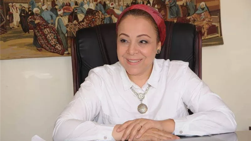 «يغذي الخيال المريض» نهاد أبو القمصان تسخر من «جعفر العمدة»