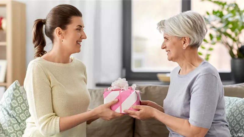 جوزك في العيد| «بالذوق كده» 5 أفكار تكسبي بيها قلب حماتك بهدية مميزة 