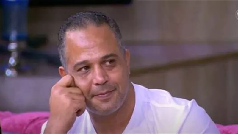 تامر حسني ينعى الفنان الراحل مصطفى درويش