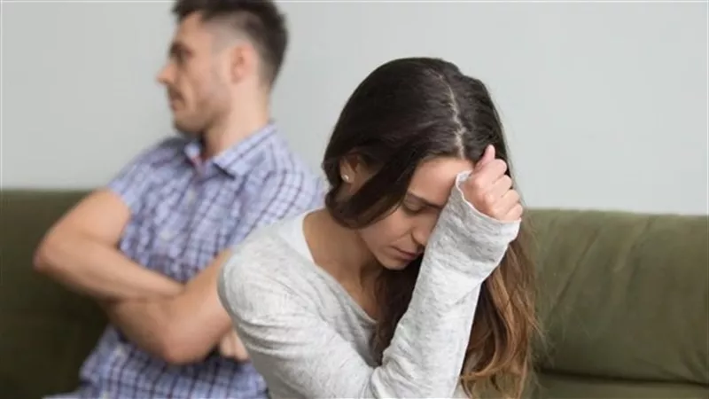 من أرشيف محكمة الأسرة| جوزي ضربني وعلقني مكان المروحة