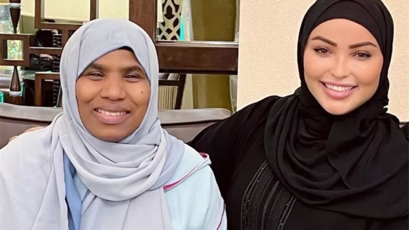 كيف ردت المدونة المغربية سارة بلحراري على شائعات ارتباطها بـ أشرف حكيمي؟