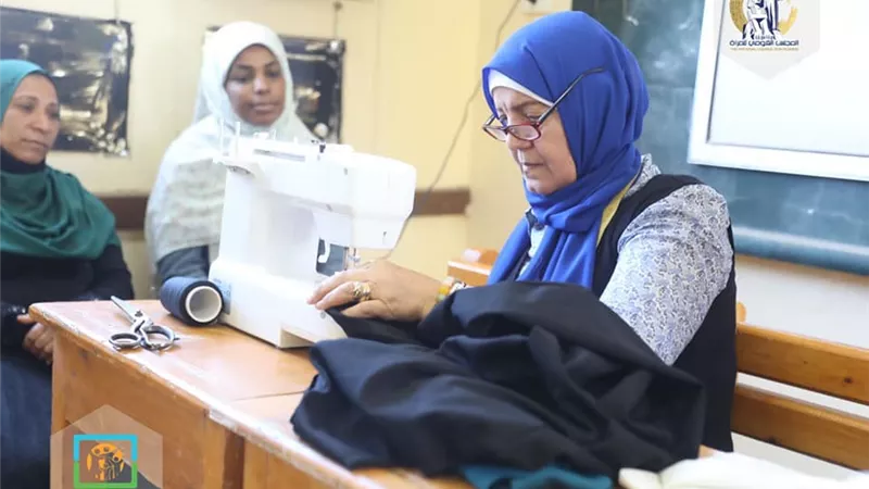 «القومي للمرأة» ينظم دورات تدريبية لتفصيل الملابس الفرعونية وإعداد الولائم