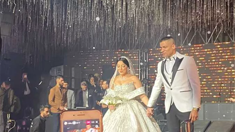 مفاجأة محامي حسن شاكوش: يعيش أزمة نفسية بعد اكتشافه أن زوجته غير عذراء