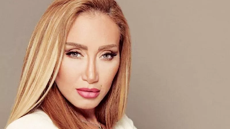 ريهام سعيد تعلن وقف برنامجها وتوجه رسالة اعتذار