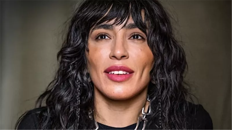 من أصل مغربي.. لورين تفوز  بمسابقة «يوروفيجن» للمرة الثانية
