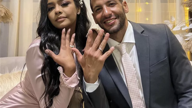 أسماء أبو اليزيد تحتفل بخطوبتها وتهاني الفنانين تنهال عليها