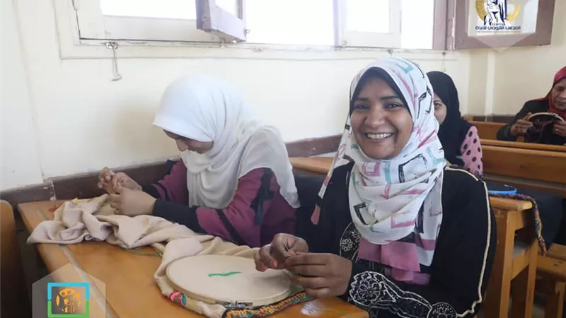«القومي للمرأة» يدرب سيدات الأقصر على مهارات التطريز