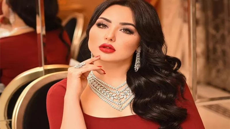 العراقية سهير القيسي رفضوها في الطب فتألقت في الإعلام 