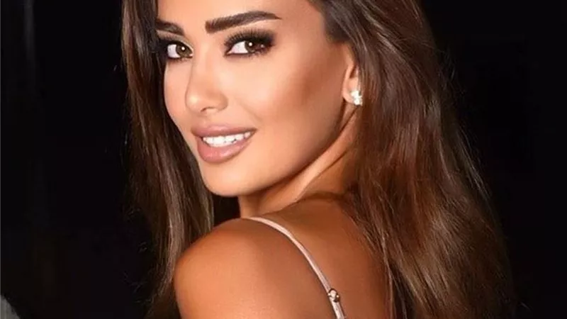 الإعلامية اللبنانية جيسيكا عازار تكشف عن وجه طفلها لأول مرة.. وهكذا علقت