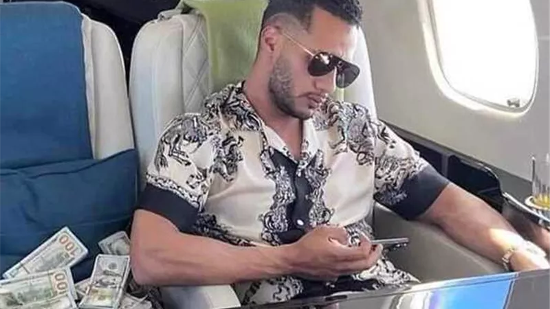 محمد رمضان يرد على سخرية خالد سرحان من صورة الدولارات