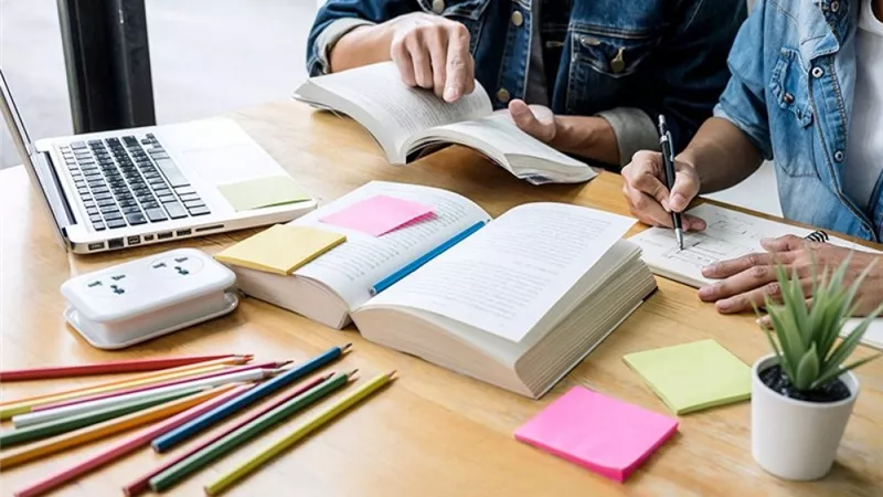 5 خطوات تساعدك في إجراء مراجعة نهائية سريعة وشاملة في امتحانات الجامعة  