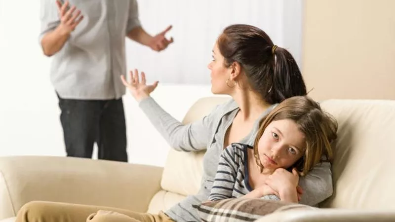 10 مخاطر للمشاجرات الزوجية أمام الأبناء أبرزها الاكتئاب والفشل الدراسي
