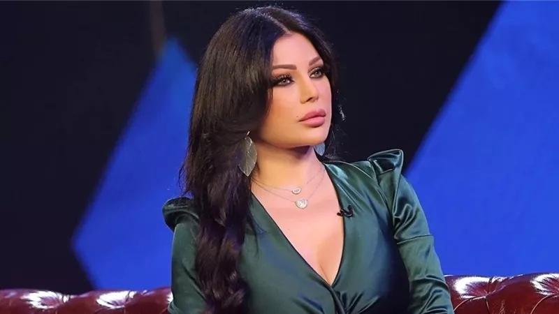 إطلالة ملفتة للنجمة اللبنانية هيفاء وهبي في حفل «ممشى أهل مصر»