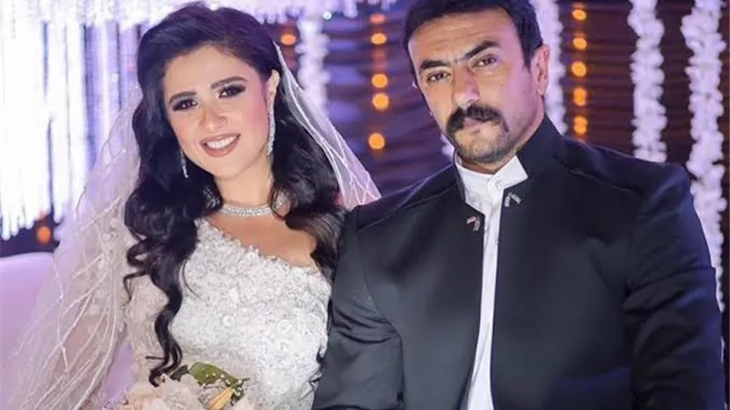 ياسمين عبد العزيز تطلب الطلاق: بياكل كبدة نية