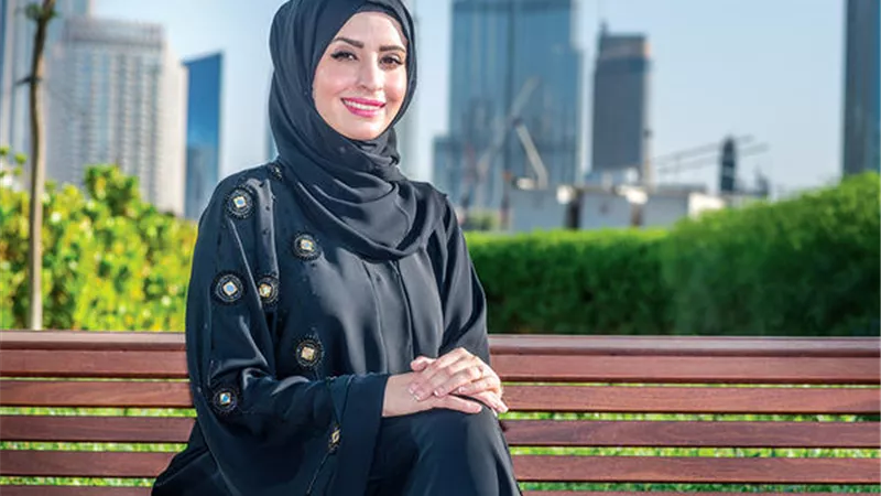 كيف تبدو المرأة السعودية «تحت العباءة» حاليًا؟ «كتاب يجيب»