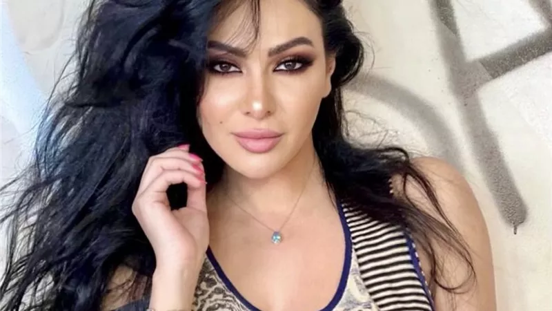 5 إطلالات جريئة للنجمة مريهان حسين بعد اعتزالها (صور) 