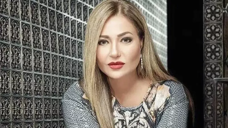 سر بكاء ليلى علوي ولبلبة في الأسكندرية وحكاية الصورة السوداء! 