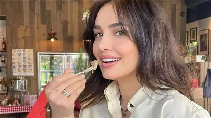 ناقدة فنية تفتح النار على حلا شيحة