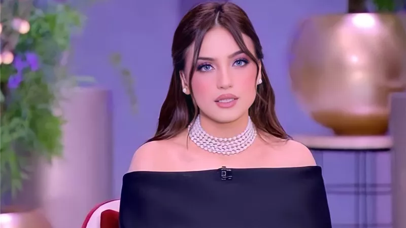 أي رجل تفضله ياسمين عز من هذه الجنسيات؟