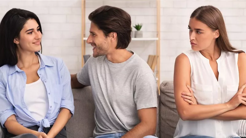 بعد فيديو أخت العريس| لماذا تشتهر شقيقة الزوج بالسمعة السيئة؟
