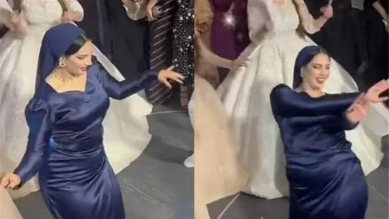 هجوم ناري من رواد السوشيال على صاحبة الفستان الأزرق «سفور وفجور» 