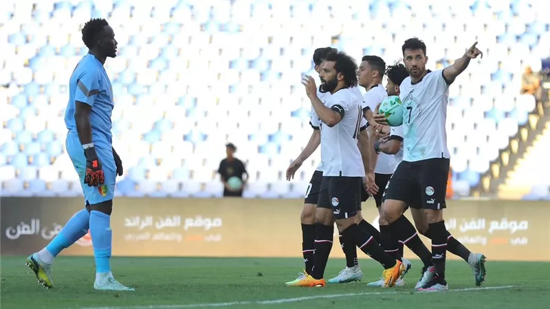 مباراة مصر وغينيا| وصول بعثة المنتخب إلى القاهرة وفيتوريا يحطم رقم حسن شحاتة