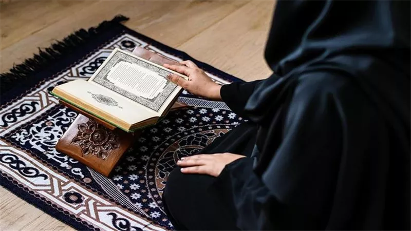 تفسير حلم قراءة سورة الكهف على أطفالك في المنام وعلاقته بالتخلص من المشاكل