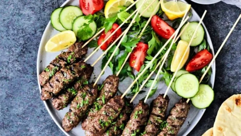 طريقة عمل الكفتة المشوية بخطوات سهلة «غدوة الجمعة»