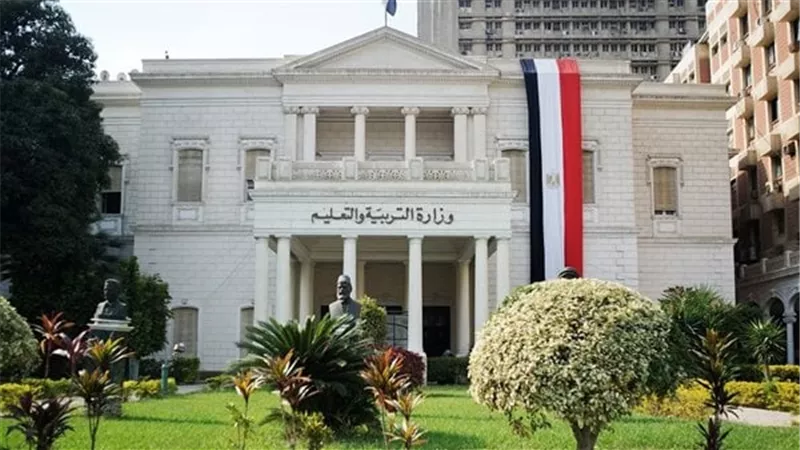 استبعاد رئيس لجنة ومراقب من امتحانات الثانوية العامة