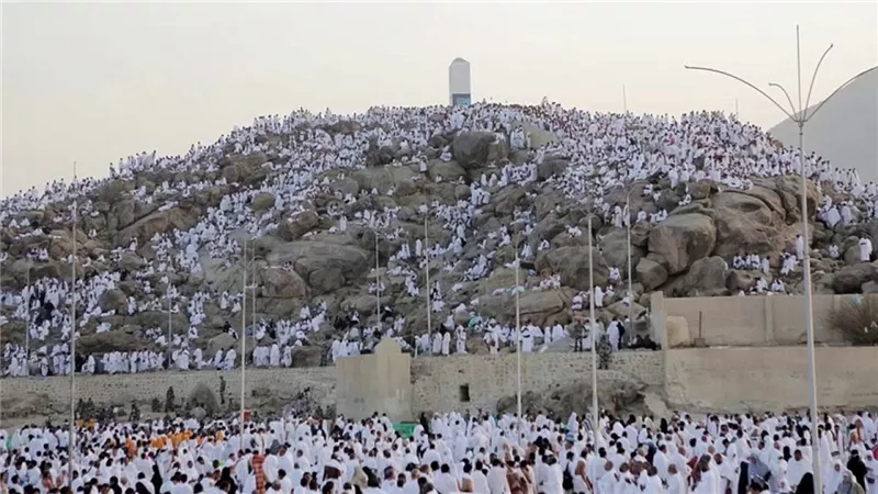 فضل يوم عرفة وماذا نفعل فيه من العبادات وحكم صيامه؟ المفتي يجيب