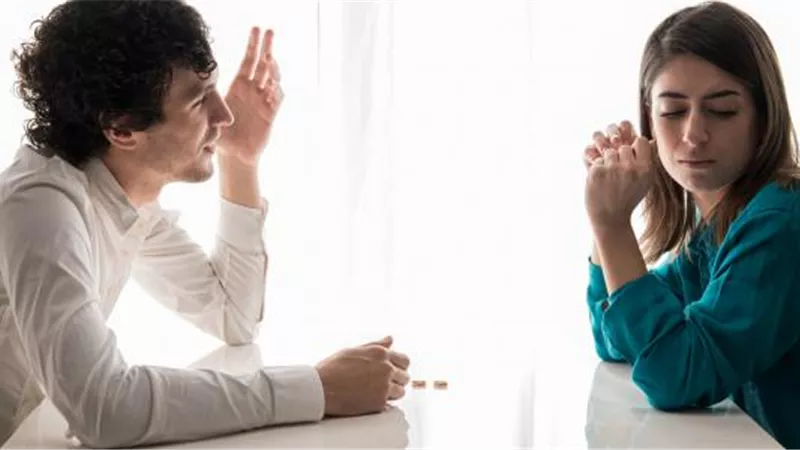  5 أسباب تدفع الزوجات لضرب الأزواج