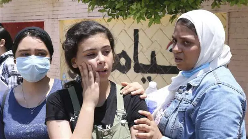 التعليم تصدر قرارًا عاجلًا بعد صعوبة امتحان الكيمياء للثانوية العامة 2023