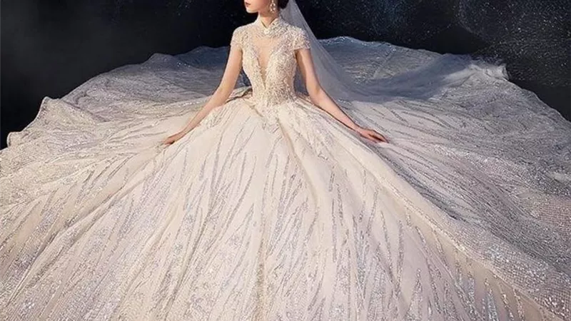 فساتين زفاف جريئة وعصرية لعرائس عيد الأضحى 2023