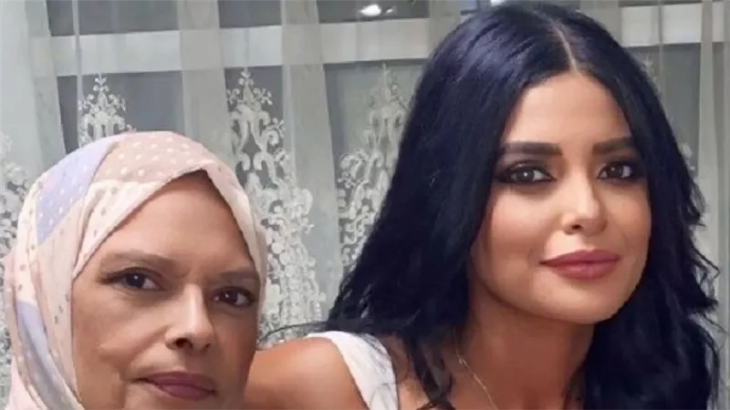 وفاة والدة الفنانة مروة الأزلي بعد صراع مع مرض السرطان